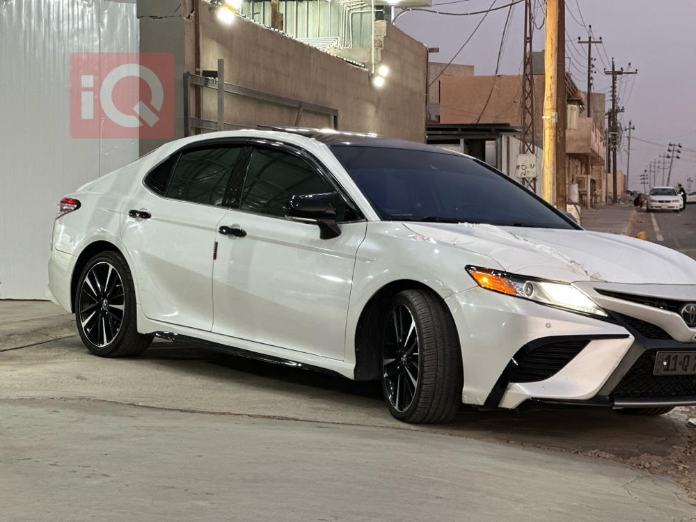 تۆیۆتا کامری